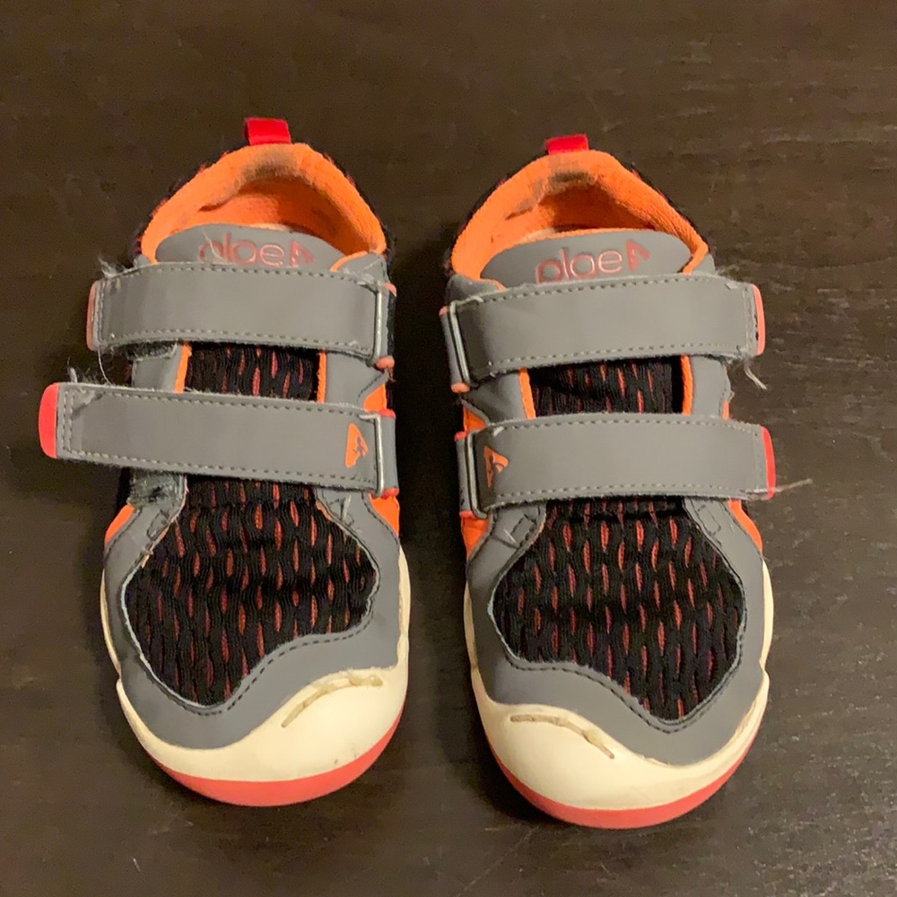 Plae shoes